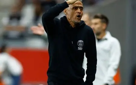 باريس سان جيرمان يقرر تمديد عقد المدرب لويس إنريكي حتى 2027