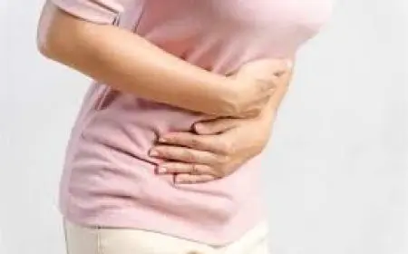 حسام موافي يكشف 7 أسباب خطيرة لألم البطن الحاد