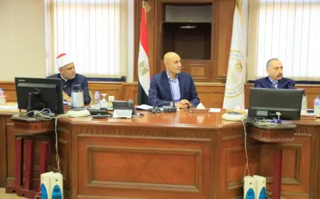 عبد اللطيف يناقش تفعيل صندوق الرعاية الاجتماعية للمعلمين لتحسين أوضاعهم المالية