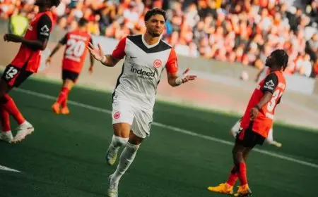 عمر مرموش يسجل هدف في هزيمة آينتراخت فرانكفورت أمام باير ليفركوزن