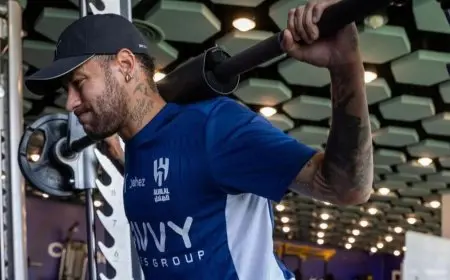 نيمار باكياً يروي معاناته: غيابي عن الملاعب يؤلمني