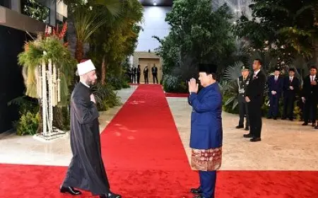 وزير الأوقاف يشارك في حفل تنصيب رئيس دولة إندونيسيا