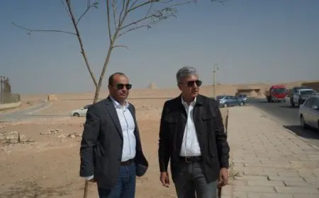 وزير السياحة يتفقد آخر مستجدات أعمال مشروع تطوير الخدمات بمنطقة أهرامات الجيزة