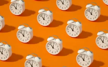 الخميس المقبل .. تأخير الساعة 60 دقيقة