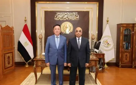وزير العدل وسفير كازاخستان بالقاهرة يبحثان التعاون القضائي ونقل المحكوم عليهم وتسليم المجرمين