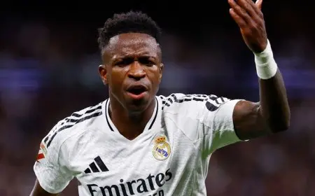 فينيسيوس يدعم ثلاثي برشلونة بعد واقعة العنصرية في الكلاسيكو