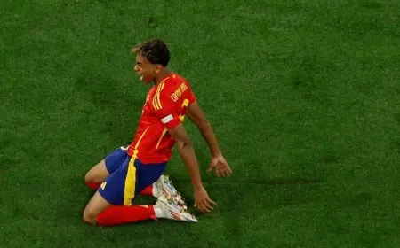 يامال أفضل لاعب صاعد في حفل الكرة الذهبية بجدارة