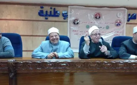 رئيس القطاع الديني: خدمة بيوت الله من أشرف المهن وعمال المساجد أمناء عليها