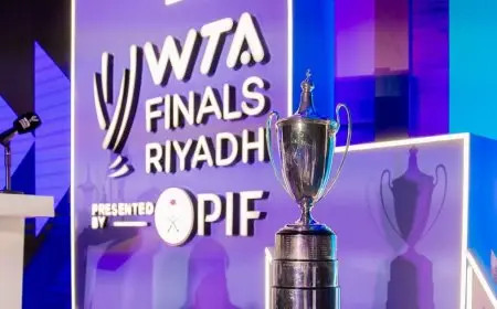 سبالينكا تبتعد عن شفيونتك بالبطولة الختامية للتنس في السعودية