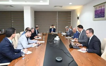 وزير الرياضة يلتقي أعضاء اللجنة العليا بنادي النادي