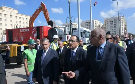 مدبولي ومحافظ الإسكندرية يتفقدان مشروع تطوير «شارع النبي دانيال» بالإسكندرية