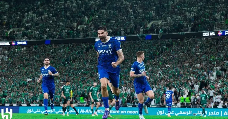 بأرقام تاريخية.. الفيحاء يهدد عرش الهلال في الدوري السعودي