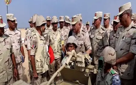 وزير الدفاع يتفقد منظومة التدريب القتالي لأحد تشكيلات الجيش الثاني الميداني
