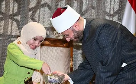 لبناء مجتمع مبدع.. وزير الأوقاف يدعم الموهوبة هاجر المعصراوي في حفظ القرآن والإنشاد الديني