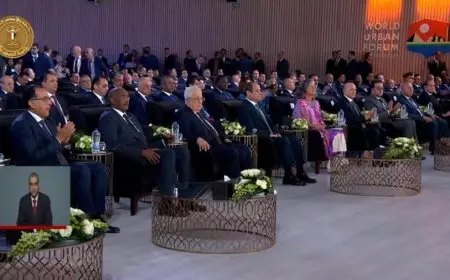 الرئيس السيسي يشاهد فيلما قصيرا ضمن فعاليات المنتدى الحضري العالمي