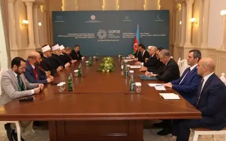 رئيس وزراء أذربيجان يستقبل وفدا دينيا رفيع المستوى على هامش القمة العالمية لقادة ورموز الأديان