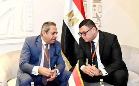 وزير الإسكان يناقش موقف إدارة وتشغيل منطومة مياه الشرب والصرف الصحي بالعاصمة الإدارية