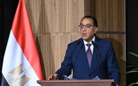 رئيس الحكومة يؤكد: مفيش تعويم للجنيه.. ومتقلقوش لما الدولار يوصل لـ49 جنيها