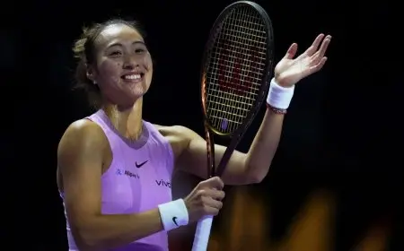 تشنغ تهزم باوليني وتبلغ نصف نهائي البطولة الختامية في الرياض