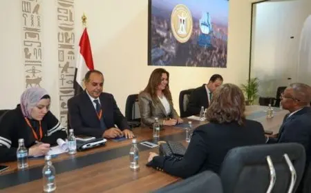 وزيرة التنمية المحلية تبحث مع وفد مقاطعة بافاريا الألمانية والممثل المقيم لمؤسسة هانس زايدل مجالات التعاون المشترك