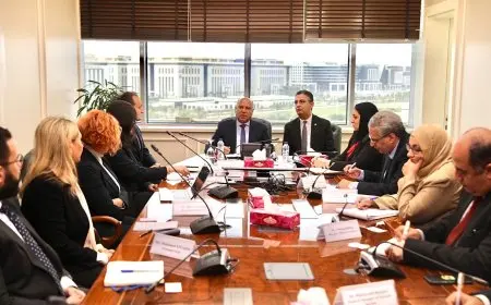 وزير الصناعة: إقامة مصنع للشركة على مساحة 400 ألف متر مربع لإنتاج مادة SPC