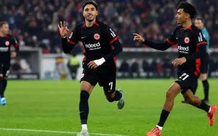 مرموش ينثر سحره ويقود أينتراخت لفوز مثير على شتوتغارت