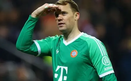 العملاق نوير يتعرض لموقف محرج في استاد بايرن