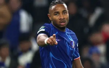 هل يصبح نكونكو أول المنضمين لتشكيلة أموريم في يونايتد؟