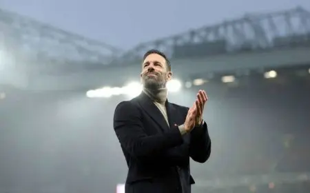 مانشستر يونايتد يعلن رحيل فان نيستلروي بأمر من أموريم