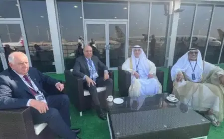 وزير الطيران يشارك في معرض البحرين الدولي للطيران