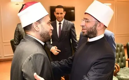 وزير الأوقاف يخصص مكافأة لإمام رد ربع مليون جنيه لصاحبها ويرفقه ببعثة الحج