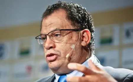 اعتقال رئيس اتحاد جنوب إفريقيا بتهم السرقة والغش