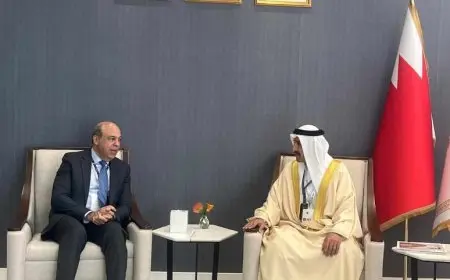 وزير الطيران يبحث مع وزير المواصلات البحريني سُبل تعزيز التعاون الثنائي