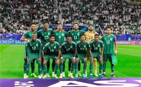 دكة بدلاء منتخب السعودية في مباراة أستراليا بتصفيات كأس العالم 2026