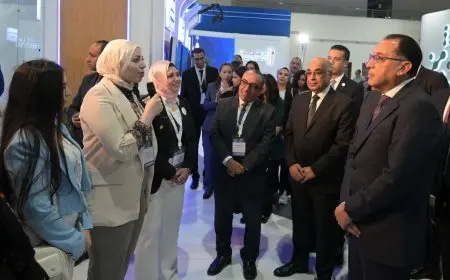 رئيس الوزراء يجري حوارا مع عدد من نماذج المتدربين بمبادرة «أشبال مصر الرقمية»