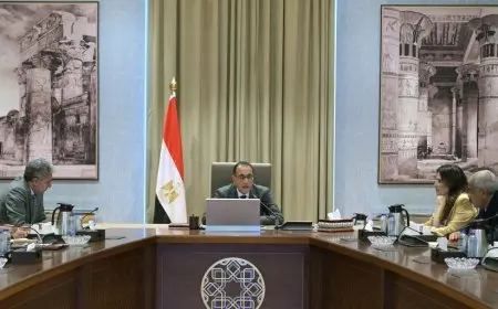 رئيس الوزراء يبحث جهود النهوض بقطاع السياحة وآليات تطوير مختلف الجوانب المرتبطة به