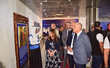 محافظ الأقصر والسفيرة الأمريكية بالقاهرة يفتتحان معرض «جيمي كارتر.. 100 عام من توحيد الشعوب»