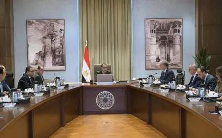 رئيس الوزراء يُتابع الموقف التنفيذي لمبادرة تحويل السيارات للعمل بالغاز الطبيعي