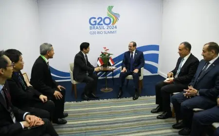 رئيس وزراء سنغافورة يثمن الدور المصري المحوري لاستعادة الاستقرار بالإقليم