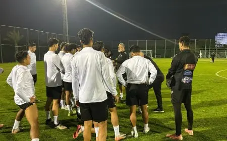 ميكالى يطالب لاعبي منتخب الشباب بالتركيز فى أمام ليبيا