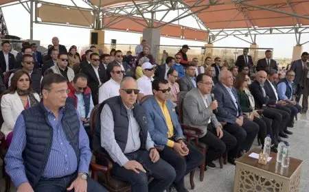 مدبولي يعطي إشارة بدء سباق الماراثون ورالي السيارات والهجن الدولي بالوادي الجديد