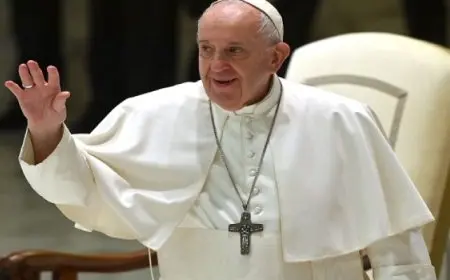 بطريقة دفنه.. البابا فرنسيس يتخلى عن عُرف استمر لقرون