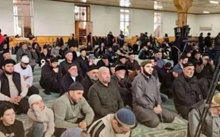 أمين المجلس الأعلى للشئون الإسلامية يلقي خطبة الجمعة من المسجد الكبير بخاسفيورت في داغستان