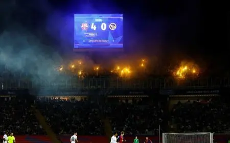 برشلونة يُعاقب جمهوره بإغلاق المدرجات