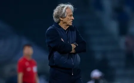 جيسوس يفتح النار على التحكيم الآسيوي رغم التأهل المبكر