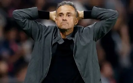 “يظن نفسه مثقفاً عظيماً”.. إنريكي في مرمى النيران بسبب “قراره الغريب”