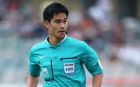 خاص.. إيقاف حكم مباراة الهلال والسد بسبب “3 أخطاء فادحة”