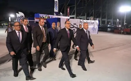 رئيس الوزراء يتفقد الأوناش العملاقة بمحطة حاويات تحيا مصر 1 بميناء دمياط