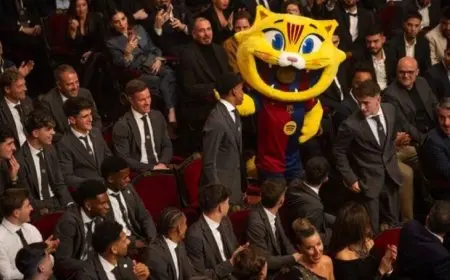 لابورتا يبكي ويتحدث عن حلم برشلونة الجديد ويحاول مصالحة ميسي