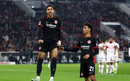 عمر مرموش بديلاً لروبرت ليفاندوفسكي في برشلونة؟